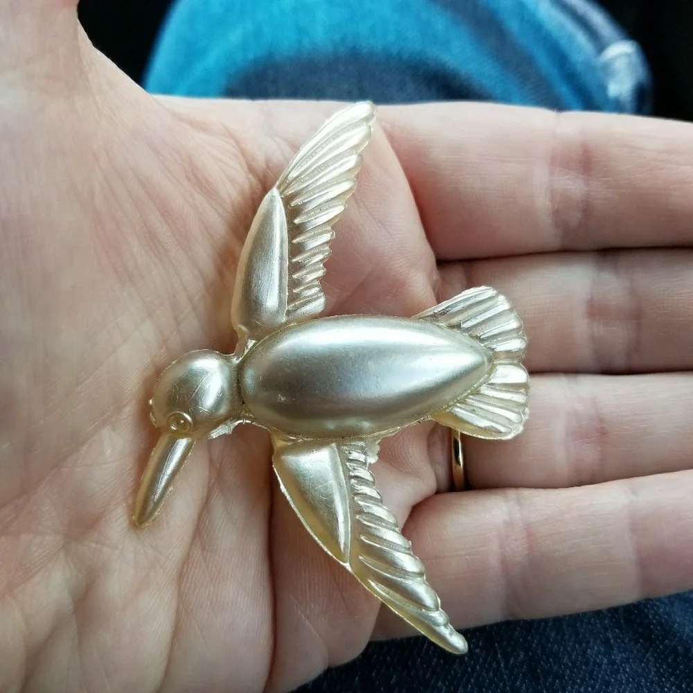 Vintage bird brooch moonglow broach white pin dove early plastic moon glow